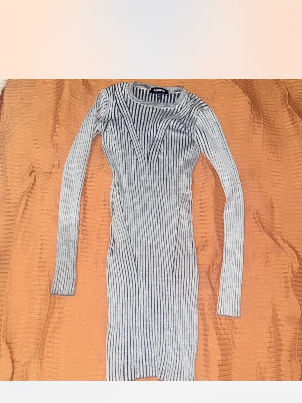 Express Ribbed Long-Sleeve Gray Bodycon Dress